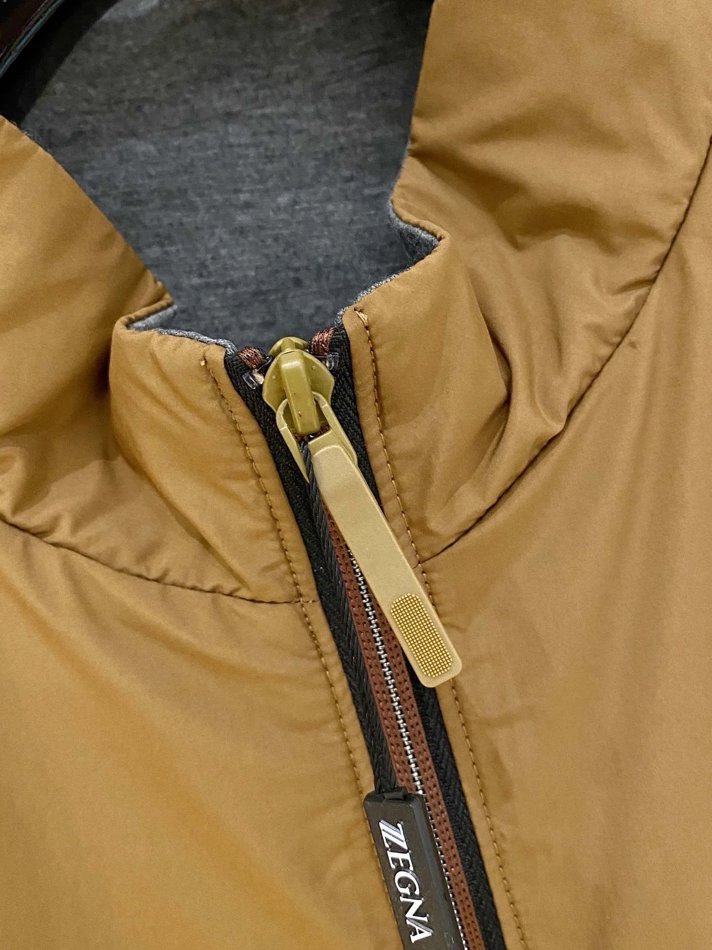Zegna ： ， ， ， 、 ， ； ，Breathable ， ， 。 ： logo， ； ， ， ； ， ， ； ， ， 。 ： ， ， ； ， ， T 、 、 ； ， ； ， ， 。 ： 、 、 ， ， Versatile 。 ：Cream White、 、 、Navy Blue 、Black Sizes：M-4XL